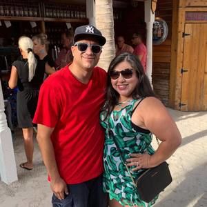 Meet your Posher, Violeta